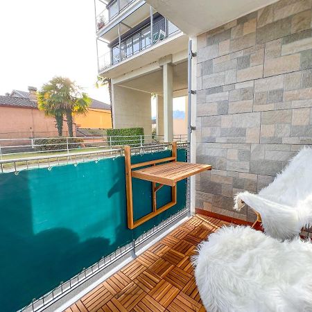 Bright Tiny Studio - Shared Pool & Sauna - Free Parking - Air Condition Muralto Luaran gambar