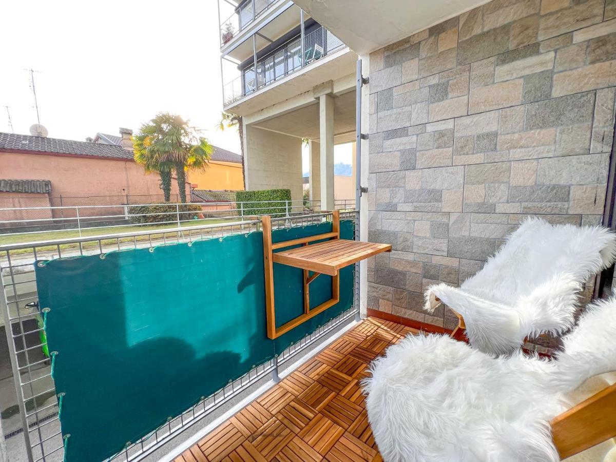 Bright Tiny Studio - Shared Pool & Sauna - Free Parking - Air Condition Muralto Luaran gambar